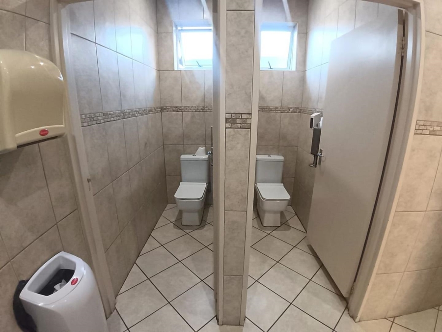 To Let Commercial Property for Rent in Royal Ascot Western Cape